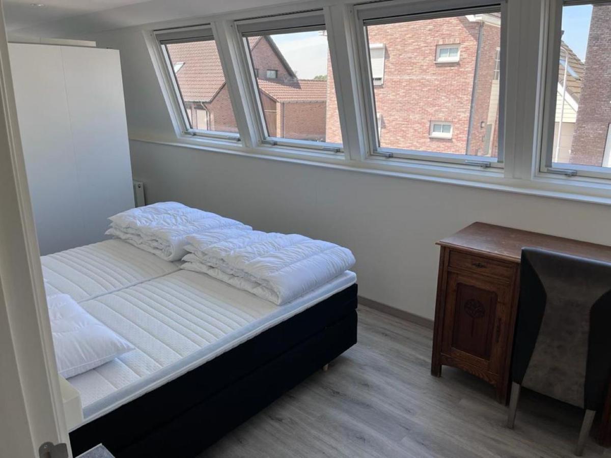 Comfortabele Woning Met Omheinde Tuin Aan Water Voor 12 P 奥斯特堡 外观 照片