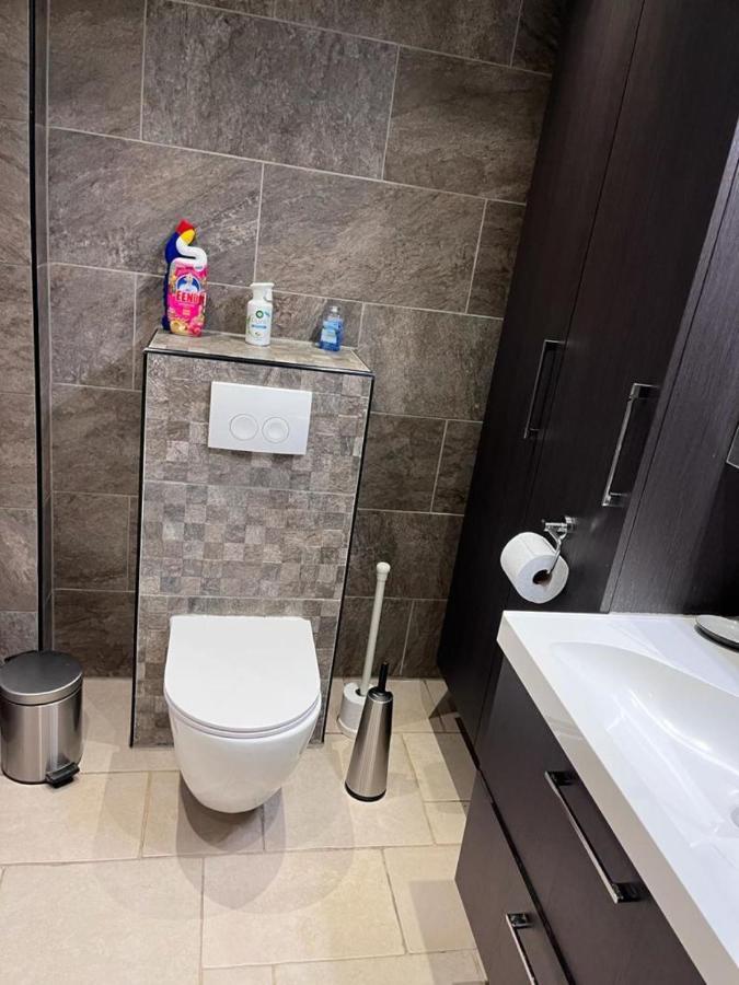 Comfortabele Woning Met Omheinde Tuin Aan Water Voor 12 P 奥斯特堡 外观 照片