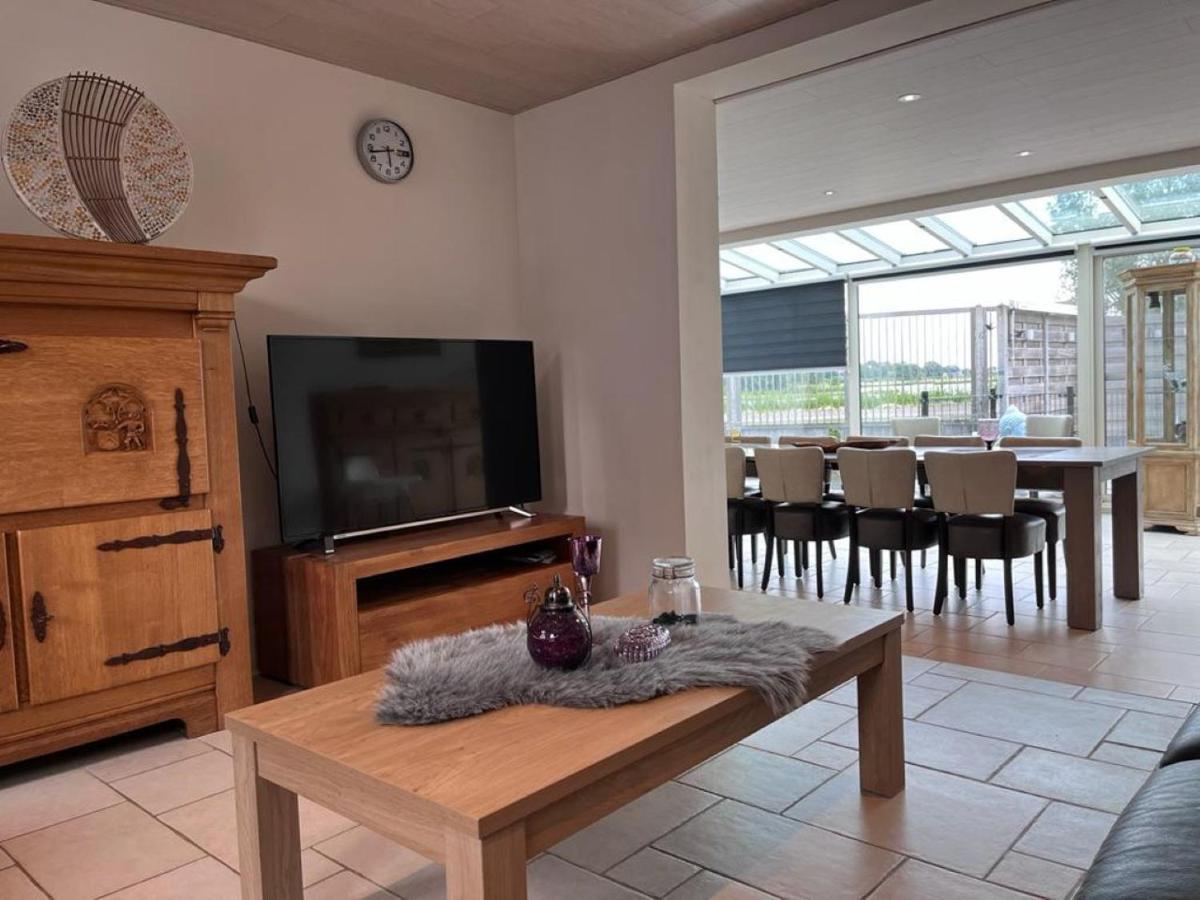 Comfortabele Woning Met Omheinde Tuin Aan Water Voor 12 P 奥斯特堡 外观 照片